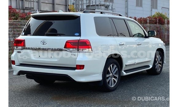 Buy Import Toyota Land Cruiser White Car in Import - Dubai in Barbados Buy Import Toyota Land Cruiser White Car in Import - Dubai in Barbados