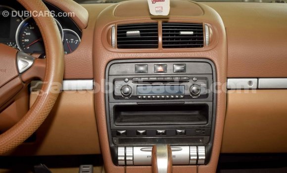 Buy Import Porsche Cayenne Green Car in Import - Dubai in Barbados Buy Import Porsche Cayenne Green Car in Import - Dubai in Barbados