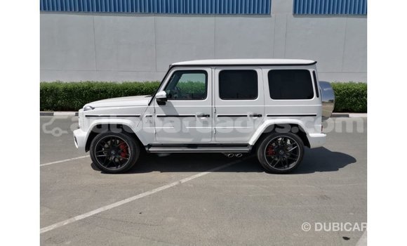 Buy Import Mercedes-Benz 190 (W201) White Car in Import - Dubai in Barbados Buy Import Mercedes-Benz 190 (W201) White Car in Import - Dubai in Barbados