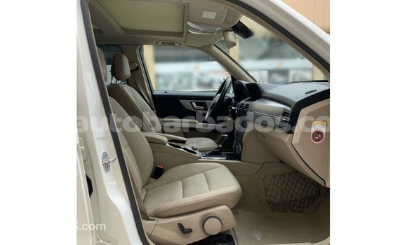 Buy Import Mercedes-Benz 190 (W201) White Car in Import - Dubai in Barbados Buy Import Mercedes-Benz 190 (W201) White Car in Import - Dubai in Barbados
