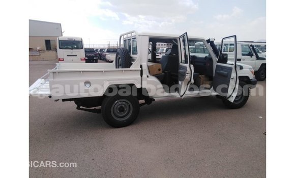 Buy Import Toyota Land Cruiser White Car in Import - Dubai in Barbados Buy Import Toyota Land Cruiser White Car in Import - Dubai in Barbados