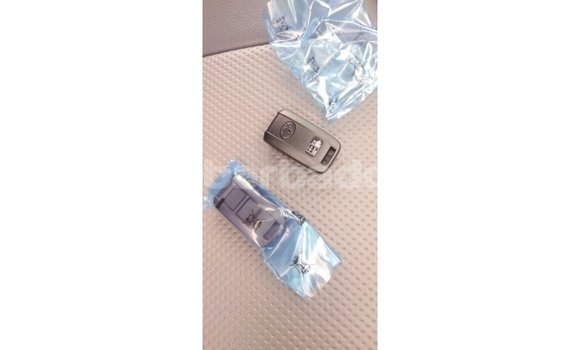 Buy Import Toyota Land Cruiser White Car in Import - Dubai in Barbados Buy Import Toyota Land Cruiser White Car in Import - Dubai in Barbados