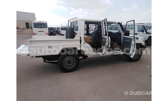 Buy Import Toyota Land Cruiser White Car in Import - Dubai in Barbados Buy Import Toyota Land Cruiser White Car in Import - Dubai in Barbados