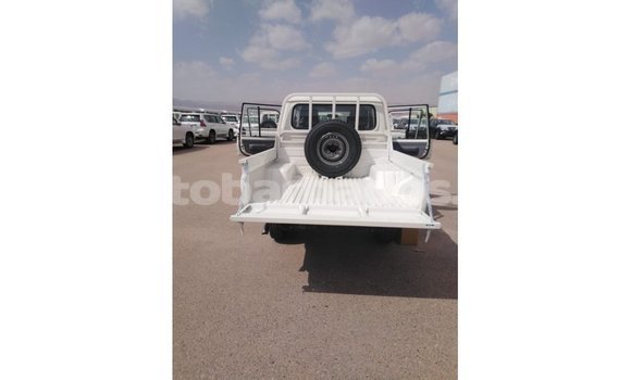 Buy Import Toyota Land Cruiser White Car in Import - Dubai in Barbados Buy Import Toyota Land Cruiser White Car in Import - Dubai in Barbados