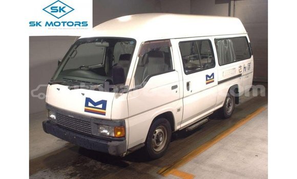 Buy Import Nissan Caravan White Car in Import - Dubai in Barbados