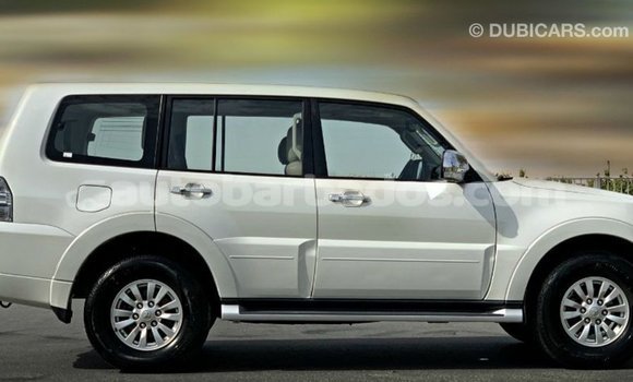 Buy Import Mitsubishi Pajero White Car in Import - Dubai in Barbados Buy Import Mitsubishi Pajero White Car in Import - Dubai in Barbados