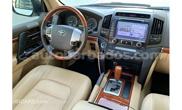 Buy Import Toyota Land Cruiser White Car in Import - Dubai in Barbados Buy Import Toyota Land Cruiser White Car in Import - Dubai in Barbados