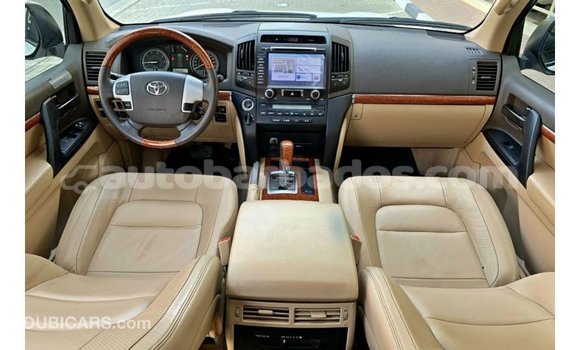 Buy Import Toyota Land Cruiser White Car in Import - Dubai in Barbados Buy Import Toyota Land Cruiser White Car in Import - Dubai in Barbados