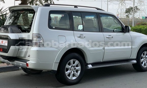 Buy Import Mitsubishi Pajero White Car in Import - Dubai in Barbados Buy Import Mitsubishi Pajero White Car in Import - Dubai in Barbados