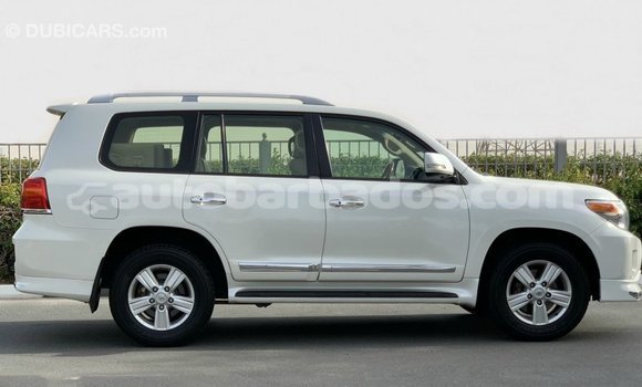Buy Import Toyota Land Cruiser White Car in Import - Dubai in Barbados Buy Import Toyota Land Cruiser White Car in Import - Dubai in Barbados