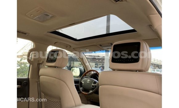Buy Import Toyota Land Cruiser White Car in Import - Dubai in Barbados Buy Import Toyota Land Cruiser White Car in Import - Dubai in Barbados