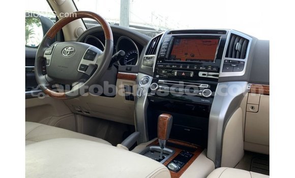 Buy Import Toyota Land Cruiser White Car in Import - Dubai in Barbados Buy Import Toyota Land Cruiser White Car in Import - Dubai in Barbados