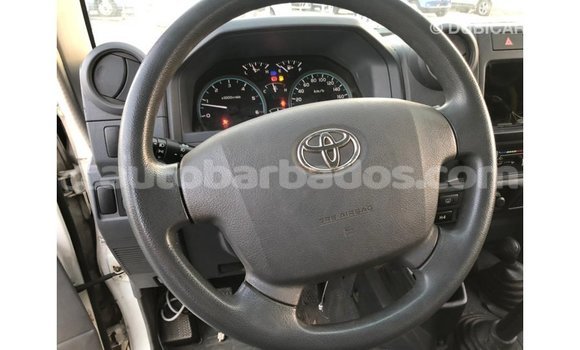 Buy Import Toyota Land Cruiser White Car in Import - Dubai in Barbados Buy Import Toyota Land Cruiser White Car in Import - Dubai in Barbados