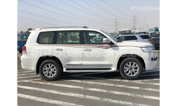 Buy Import Toyota Land Cruiser White Car in Import - Dubai in Barbados Buy Import Toyota Land Cruiser White Car in Import - Dubai in Barbados