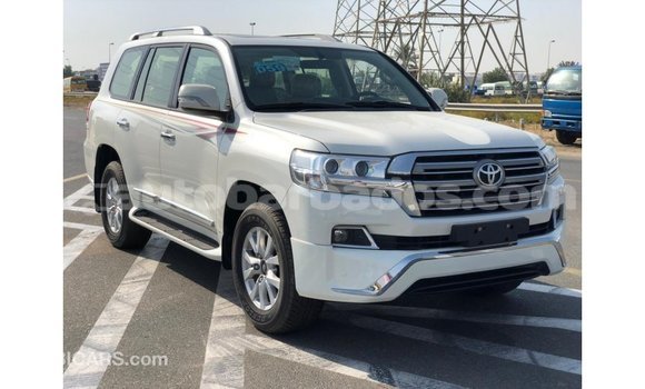 Buy Import Toyota Land Cruiser White Car in Import - Dubai in Barbados Buy Import Toyota Land Cruiser White Car in Import - Dubai in Barbados