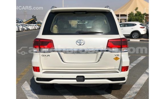 Buy Import Toyota Land Cruiser White Car in Import - Dubai in Barbados Buy Import Toyota Land Cruiser White Car in Import - Dubai in Barbados