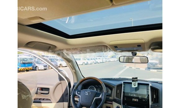 Buy Import Toyota Land Cruiser White Car in Import - Dubai in Barbados Buy Import Toyota Land Cruiser White Car in Import - Dubai in Barbados