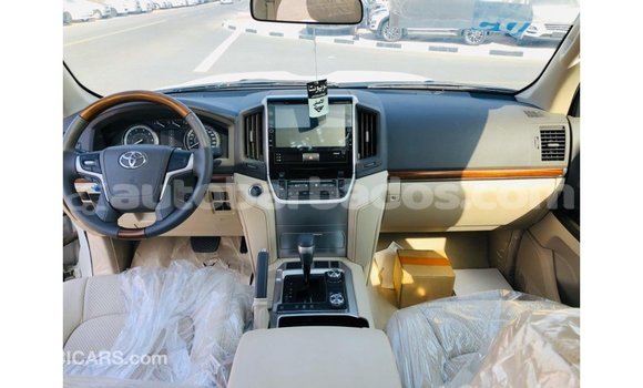 Buy Import Toyota Land Cruiser White Car in Import - Dubai in Barbados Buy Import Toyota Land Cruiser White Car in Import - Dubai in Barbados