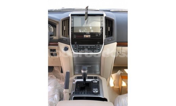 Buy Import Toyota Land Cruiser White Car in Import - Dubai in Barbados Buy Import Toyota Land Cruiser White Car in Import - Dubai in Barbados