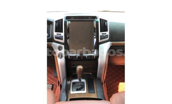 Buy Import Toyota Land Cruiser White Car in Import - Dubai in Barbados Buy Import Toyota Land Cruiser White Car in Import - Dubai in Barbados