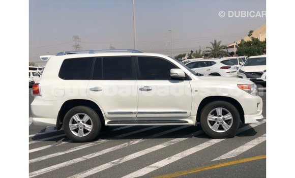 Buy Import Toyota Land Cruiser White Car in Import - Dubai in Barbados Buy Import Toyota Land Cruiser White Car in Import - Dubai in Barbados