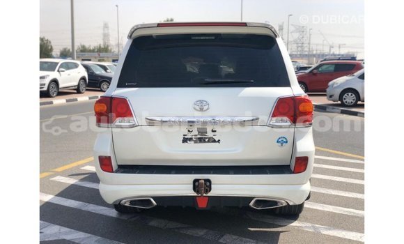 Buy Import Toyota Land Cruiser White Car in Import - Dubai in Barbados Buy Import Toyota Land Cruiser White Car in Import - Dubai in Barbados