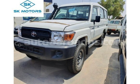 Buy Import Toyota Land Cruiser White Car in Import - Dubai in Barbados Buy Import Toyota Land Cruiser White Car in Import - Dubai in Barbados