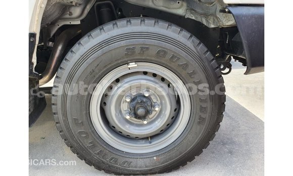 Buy Import Toyota Land Cruiser White Car in Import - Dubai in Barbados Buy Import Toyota Land Cruiser White Car in Import - Dubai in Barbados