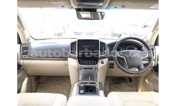 Buy Import Toyota Land Cruiser White Car in Import - Dubai in Barbados Buy Import Toyota Land Cruiser White Car in Import - Dubai in Barbados
