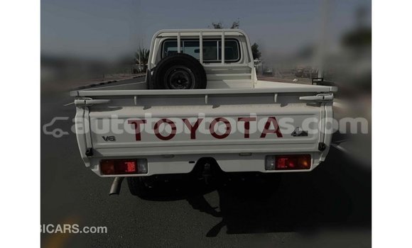 Buy Import Toyota Land Cruiser White Car in Import - Dubai in Barbados Buy Import Toyota Land Cruiser White Car in Import - Dubai in Barbados
