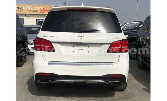 Buy Import Mercedes-Benz 190 (W201) White Car in Import - Dubai in Barbados Buy Import Mercedes-Benz 190 (W201) White Car in Import - Dubai in Barbados