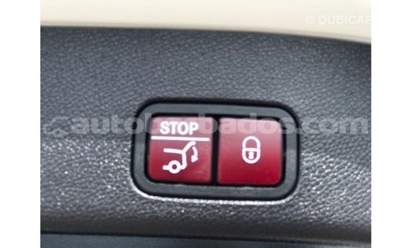 Buy Import Mercedes-Benz 190 (W201) White Car in Import - Dubai in Barbados Buy Import Mercedes-Benz 190 (W201) White Car in Import - Dubai in Barbados