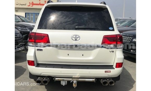 Buy Import Toyota Land Cruiser White Car in Import - Dubai in Barbados Buy Import Toyota Land Cruiser White Car in Import - Dubai in Barbados