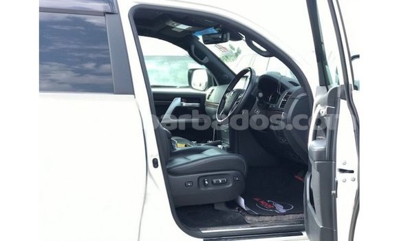 Buy Import Toyota Land Cruiser White Car in Import - Dubai in Barbados Buy Import Toyota Land Cruiser White Car in Import - Dubai in Barbados