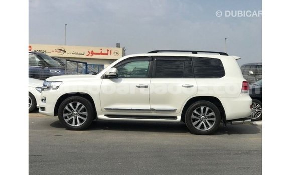 Buy Import Toyota Land Cruiser White Car in Import - Dubai in Barbados Buy Import Toyota Land Cruiser White Car in Import - Dubai in Barbados
