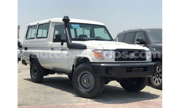 Buy Import Toyota Land Cruiser White Car in Import - Dubai in Barbados