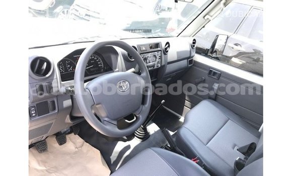 Buy Import Toyota Land Cruiser White Car in Import - Dubai in Barbados Buy Import Toyota Land Cruiser White Car in Import - Dubai in Barbados