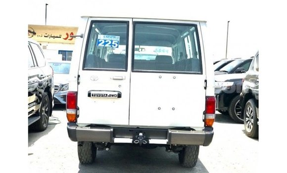 Buy Import Toyota Land Cruiser White Car in Import - Dubai in Barbados Buy Import Toyota Land Cruiser White Car in Import - Dubai in Barbados