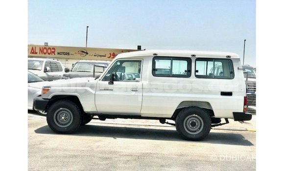 Buy Import Toyota Land Cruiser White Car in Import - Dubai in Barbados Buy Import Toyota Land Cruiser White Car in Import - Dubai in Barbados