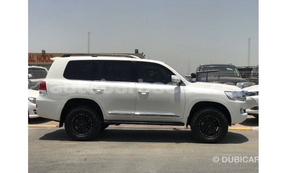 Buy Import Toyota Land Cruiser White Car in Import - Dubai in Barbados Buy Import Toyota Land Cruiser White Car in Import - Dubai in Barbados