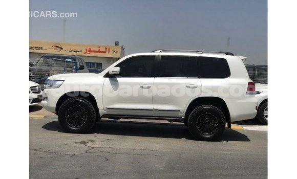 Buy Import Toyota Land Cruiser White Car in Import - Dubai in Barbados Buy Import Toyota Land Cruiser White Car in Import - Dubai in Barbados