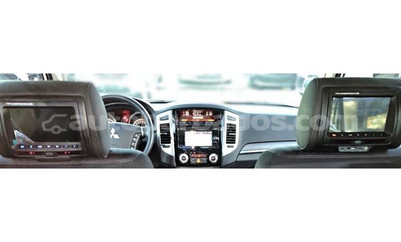 Buy Import Mitsubishi Pajero White Car in Import - Dubai in Barbados Buy Import Mitsubishi Pajero White Car in Import - Dubai in Barbados