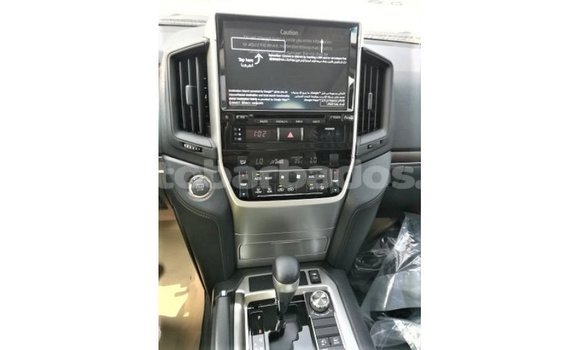 Buy Import Toyota Land Cruiser White Car in Import - Dubai in Barbados Buy Import Toyota Land Cruiser White Car in Import - Dubai in Barbados