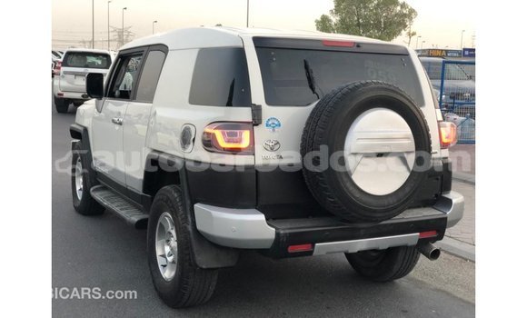 Buy Import Toyota FJ Cruiser White Car in Import - Dubai in Barbados Buy Import Toyota FJ Cruiser White Car in Import - Dubai in Barbados