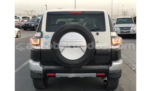 Buy Import Toyota FJ Cruiser White Car in Import - Dubai in Barbados Buy Import Toyota FJ Cruiser White Car in Import - Dubai in Barbados