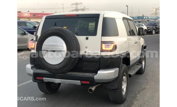 Buy Import Toyota FJ Cruiser White Car in Import - Dubai in Barbados Buy Import Toyota FJ Cruiser White Car in Import - Dubai in Barbados