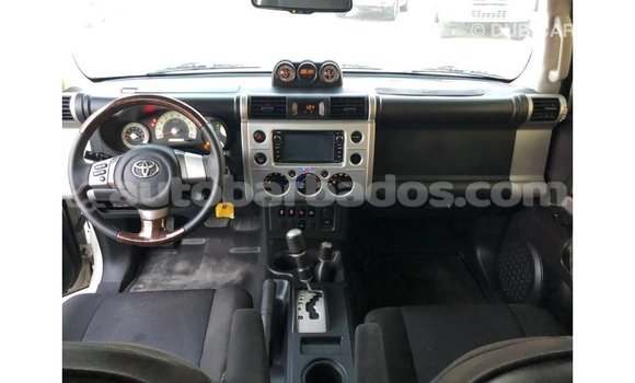 Buy Import Toyota FJ Cruiser White Car in Import - Dubai in Barbados Buy Import Toyota FJ Cruiser White Car in Import - Dubai in Barbados