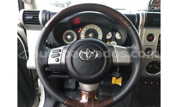 Buy Import Toyota FJ Cruiser White Car in Import - Dubai in Barbados Buy Import Toyota FJ Cruiser White Car in Import - Dubai in Barbados