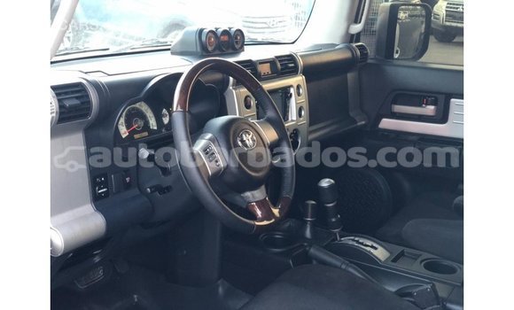 Buy Import Toyota FJ Cruiser White Car in Import - Dubai in Barbados Buy Import Toyota FJ Cruiser White Car in Import - Dubai in Barbados