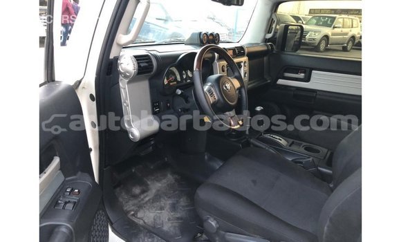 Buy Import Toyota FJ Cruiser White Car in Import - Dubai in Barbados Buy Import Toyota FJ Cruiser White Car in Import - Dubai in Barbados